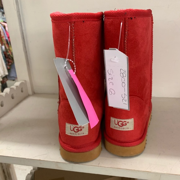 Shoes - Picture 4 of 5